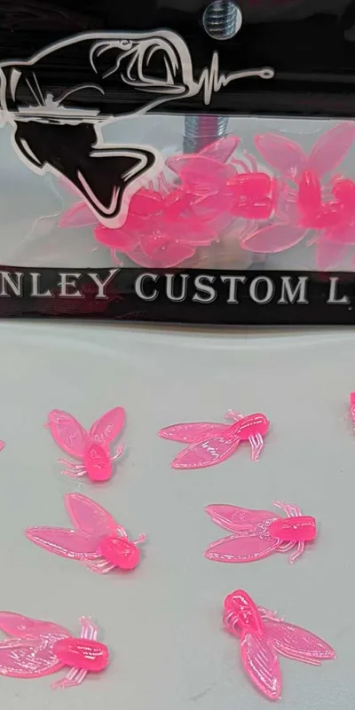 Henley Custom Lures Fly in Pink Glow